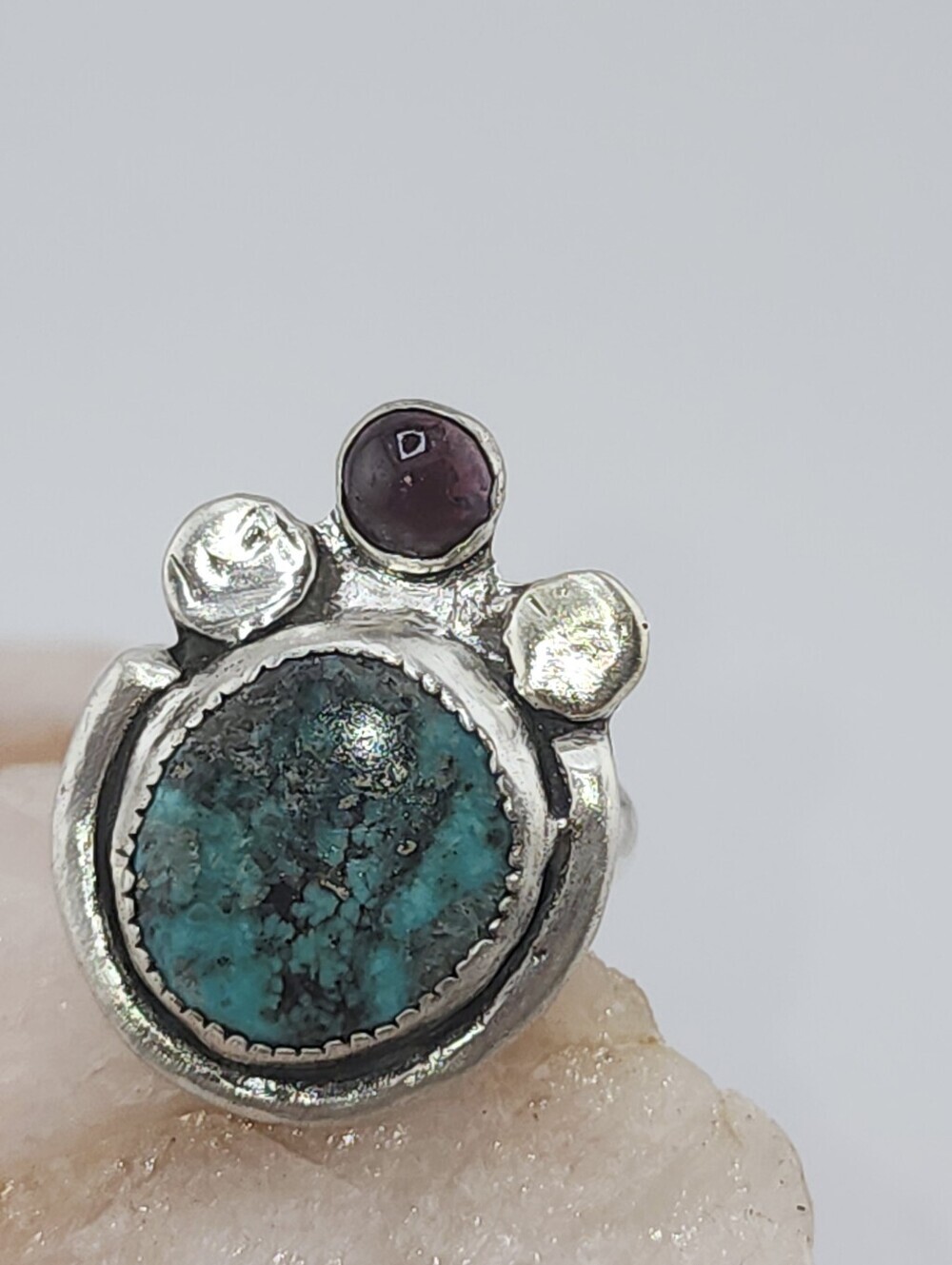 TURQUOISE & GARNET RING HANDMADE IN RECYCLED STERLING SILVER METAL Size 9 - Picture 8 of 15